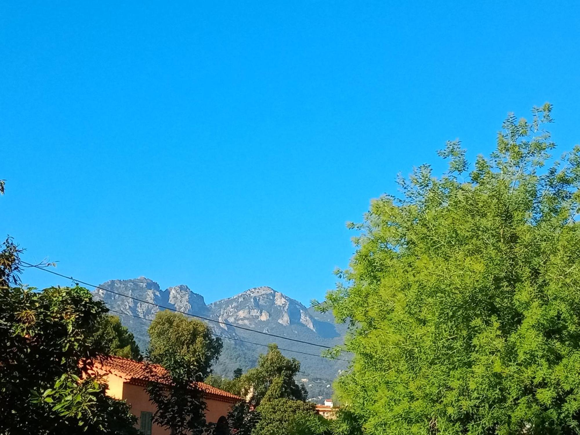 Appartement Au Calme Menton Exterior foto